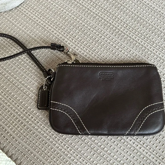 Coach leather  wristlet - Picture 2 of 3